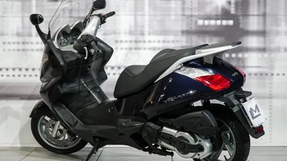 Aprilia Atlantic 400  (2)
