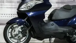 Aprilia Atlantic 400  (3)