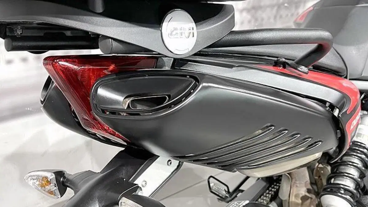 Aprilia Dorsoduro 750 (2009 - 14)  (5)