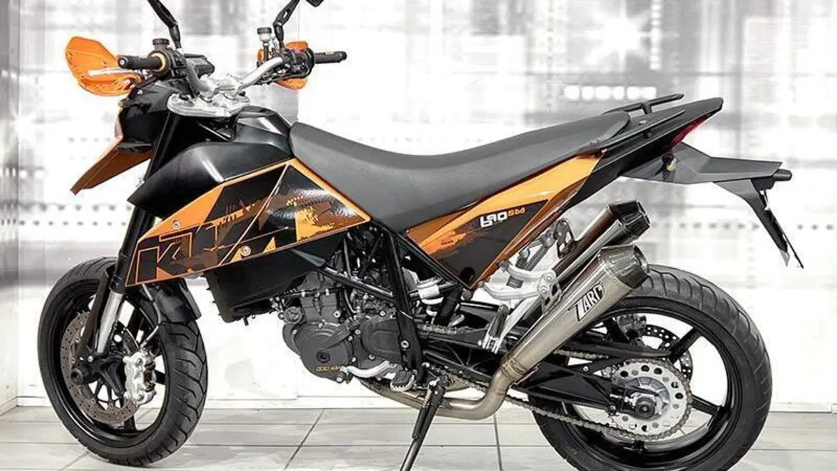 KTM 690 Supermoto  (2)