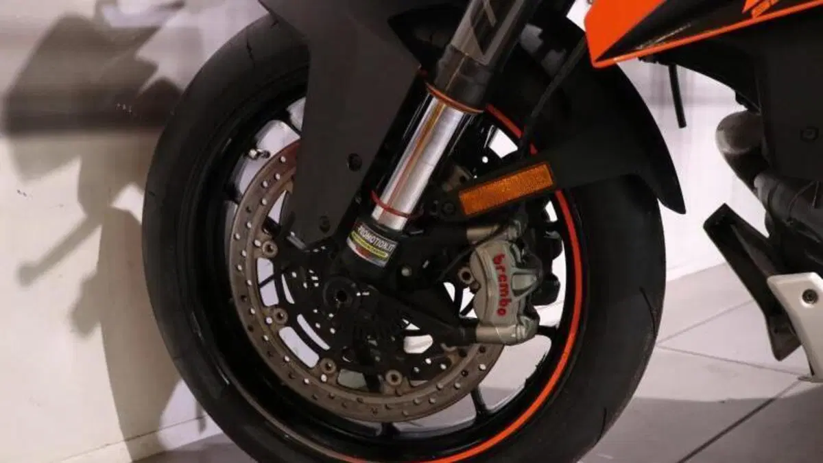 KTM 1290 Super Duke GT ABS (2016 - 18)  (5)