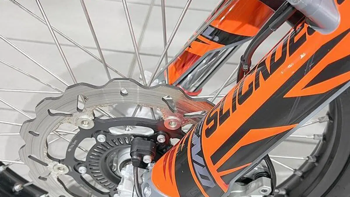 KTM 690 Enduro R (2022 - 25)  (4)