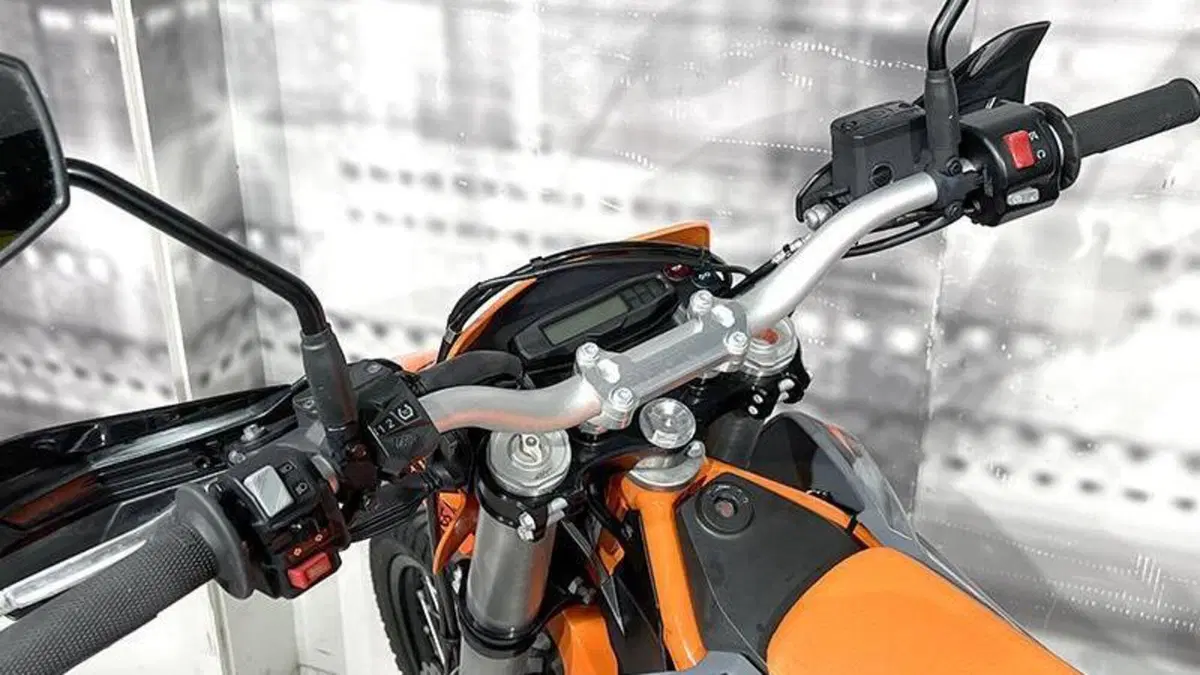 KTM 690 Enduro R (2022 - 25)  (5)
