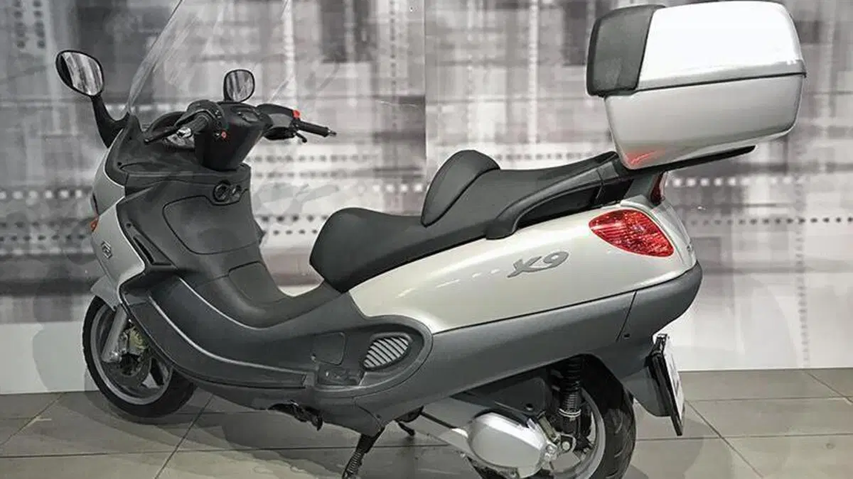 Piaggio X9 250 (2000 - 01)  (2)