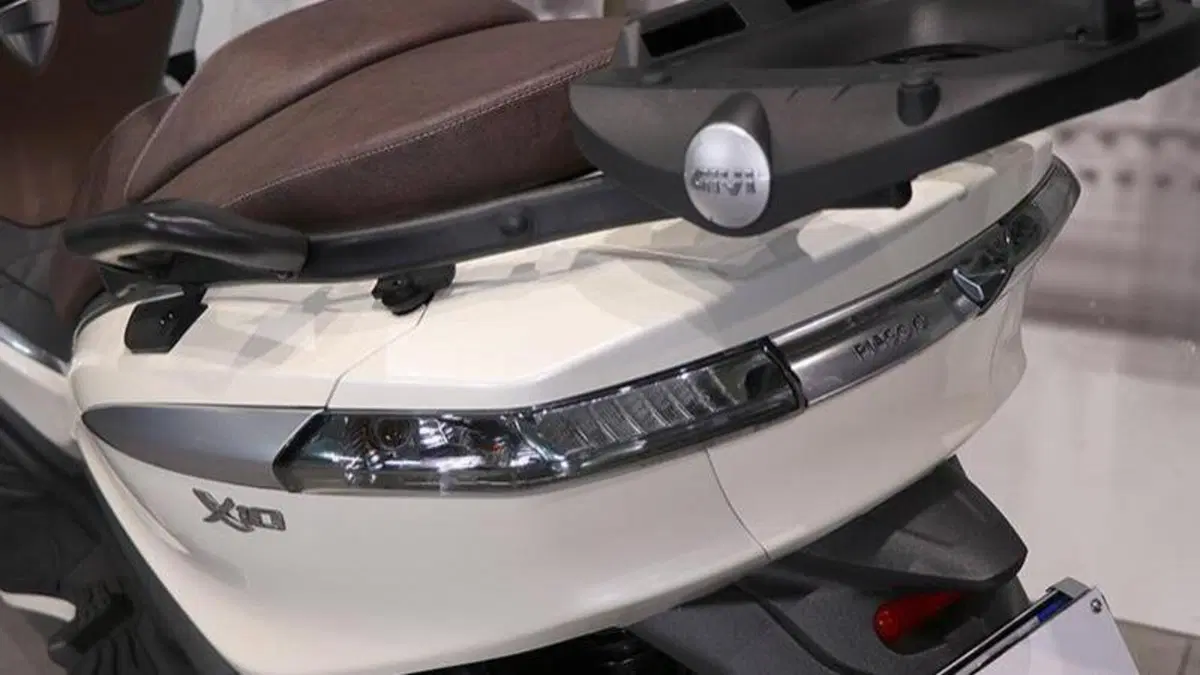 Piaggio X10 350 ie (2011 - 17)  (4)