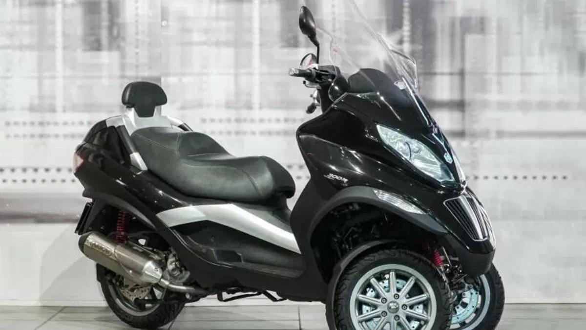 Piaggio MP3 300 (2010 - 11) 