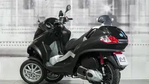 Piaggio MP3 300 (2010 - 11)  (2)