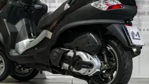 Piaggio MP3 LT 400 (2009 - 11)  (4)