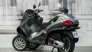 Piaggio MP3 LT 300  (2)