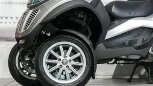 Piaggio MP3 LT 300  (3)