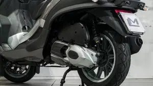 Piaggio MP3 LT 300  (4)