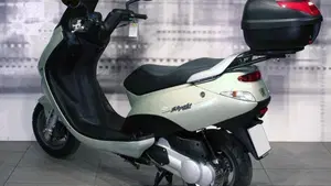 Peugeot Elyseo 150  (2)
