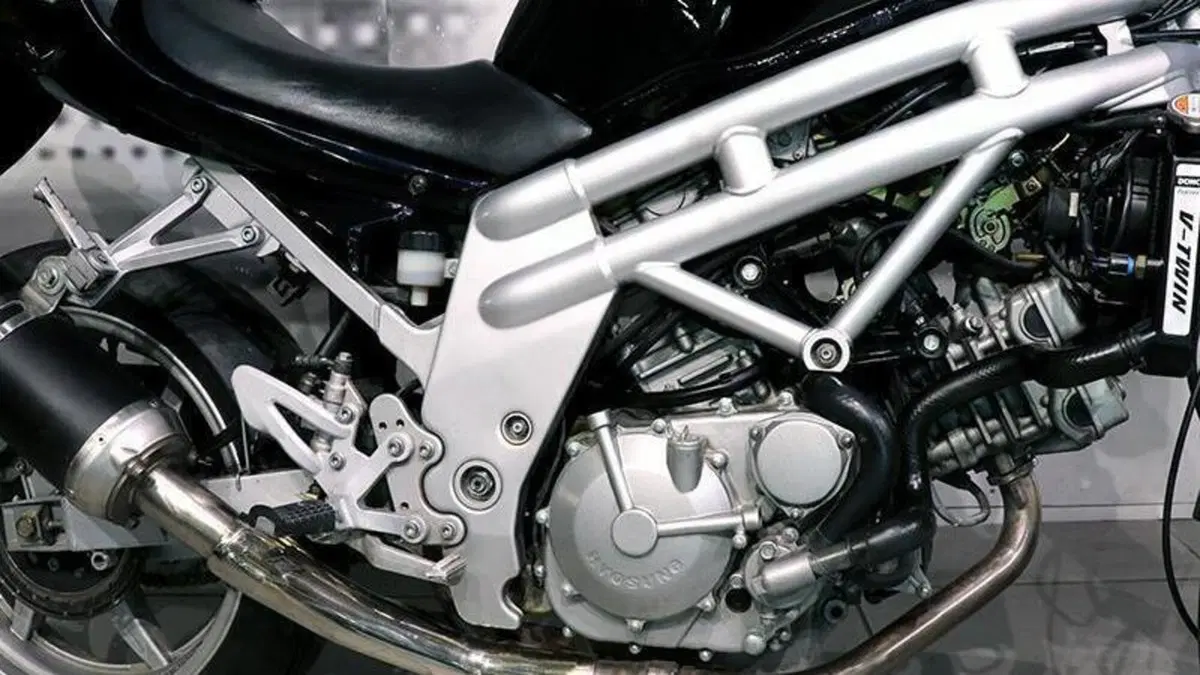 Hyosung Comet GT 650 P (2004 - 16)  (3)