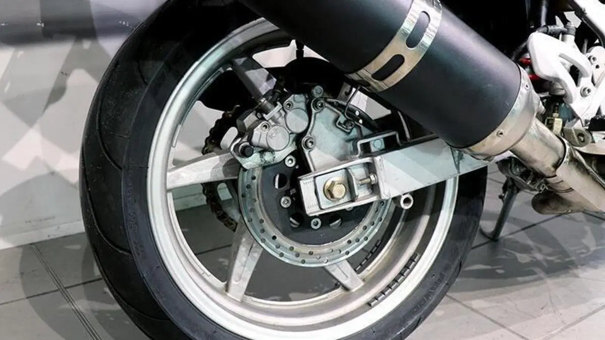 Hyosung Comet GT 650 P (2004 - 16)  (5)