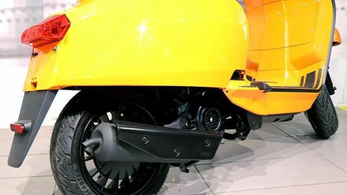 Lambretta V50 Special (2018 - 20)  (4)