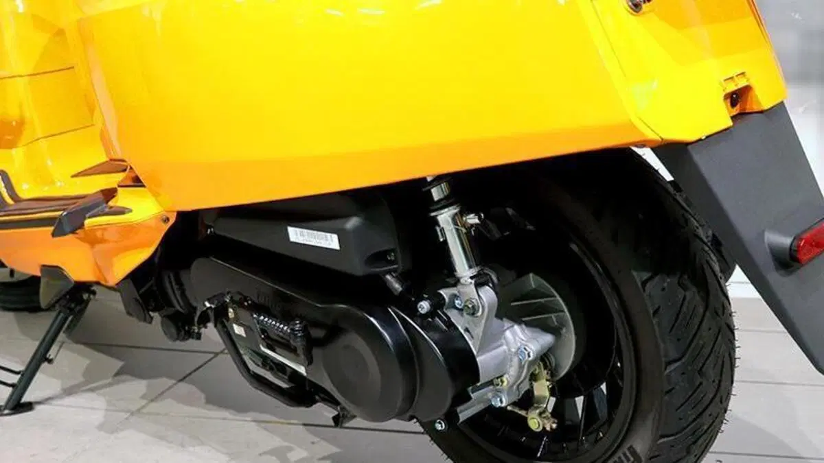 Lambretta V50 Special (2018 - 20)  (5)
