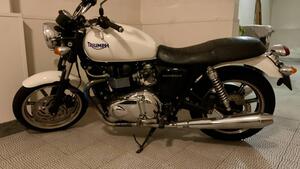 Triumph Bonneville (2007 - 16) 
