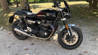 Triumph Speed Twin 1200 Stealth Edition (2024) usata