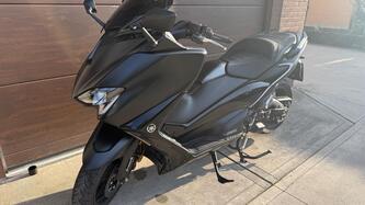 Yamaha T-Max 560 Tech Max (2021) usata