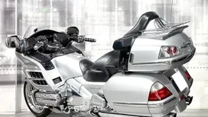 Honda GL 1800 Gold Wing (2006)  (2)