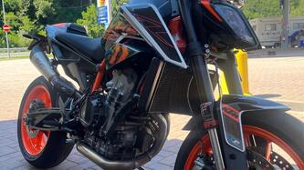 KTM 890 Duke R (2021) usata