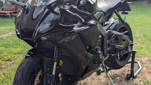 Yamaha YZF R1 (2020 - 25) 