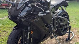 Yamaha YZF R1 (2020 - 25) usata