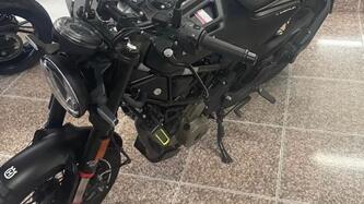 Husqvarna Svartpilen 401 (2021 - 23) usata
