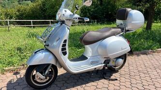Vespa GTS 300 ABS Settantesimo (2016)