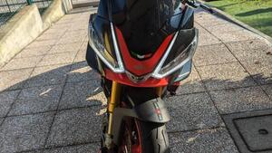 Aprilia Tuono V4 Factory (2021 - 24) 