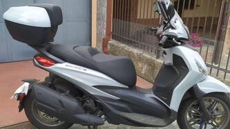 Piaggio Beverly 400 (2025) usata