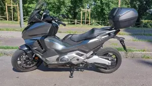Honda Forza 750 DCT Urban (2021 - 24)  (2)