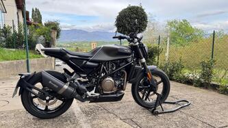 Husqvarna Svartpilen 701 (2019) usata