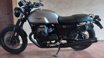 Moto Guzzi V7 III Rough (2018 - 20) usata