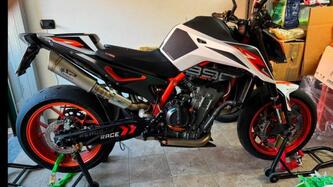 KTM 890 Duke R (2020) usata