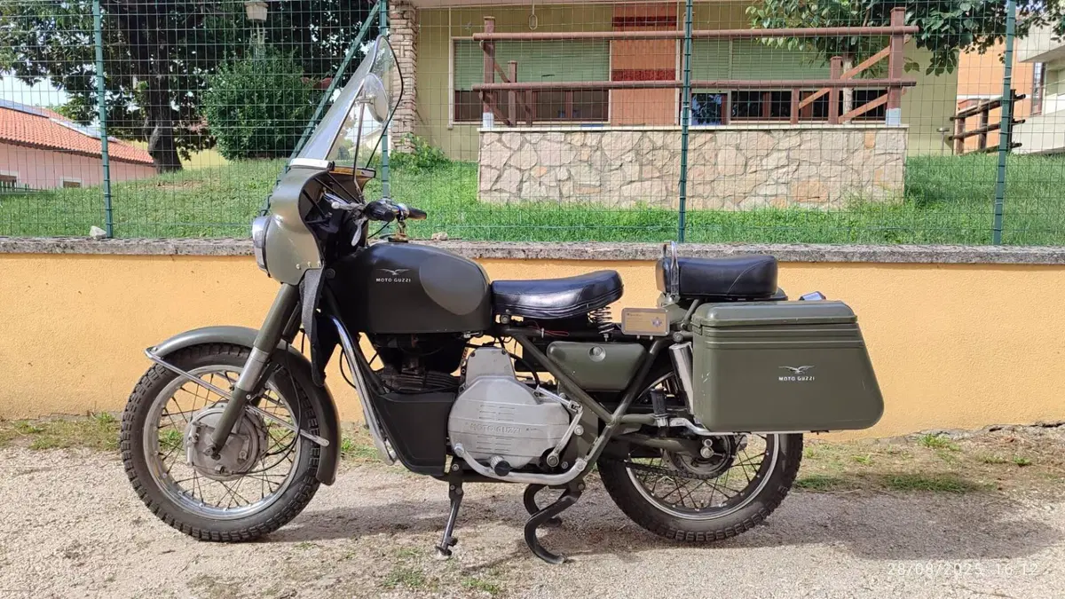 Moto Guzzi   (2)
