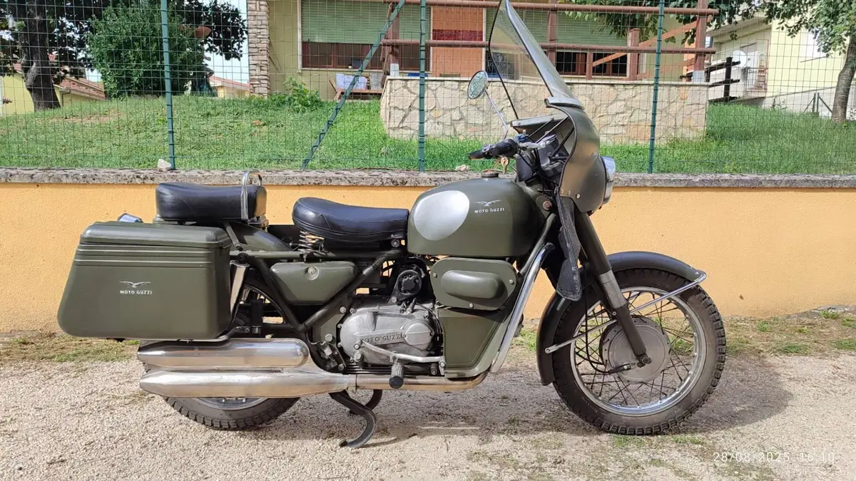 Moto Guzzi   (8)