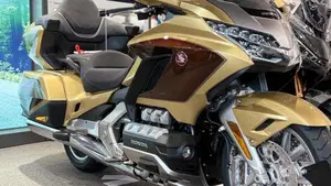 Honda GL 1800 Gold Wing Tour 50° Anniversario (2025 - 26)  (3)