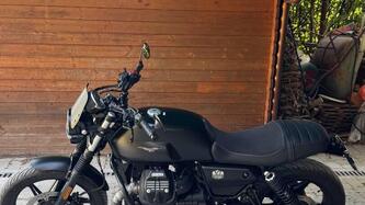 Moto Guzzi V7 Stone (2021 - 24) usata