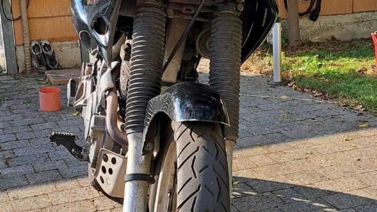Honda NX 650 Dominator (1996 - 02)  (3)