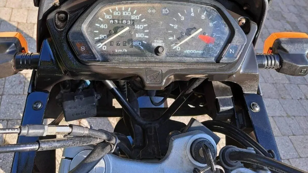 Honda NX 650 Dominator (1996 - 02)  (5)