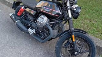 Moto Guzzi V7 850 Stone Special Abs (2021)