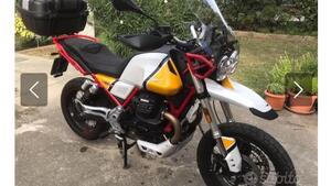 Moto Guzzi V85 TT Evocative Graphics (2019 - 20) 