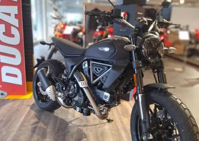 Ducati Scrambler 800 Icon Dark (2025 - 26) - Annuncio 9810117