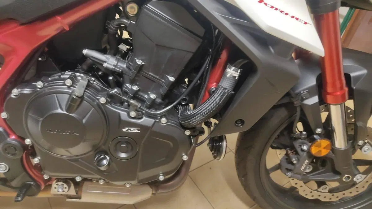 Honda CB 750 Hornet (2023 - 24)  (4)