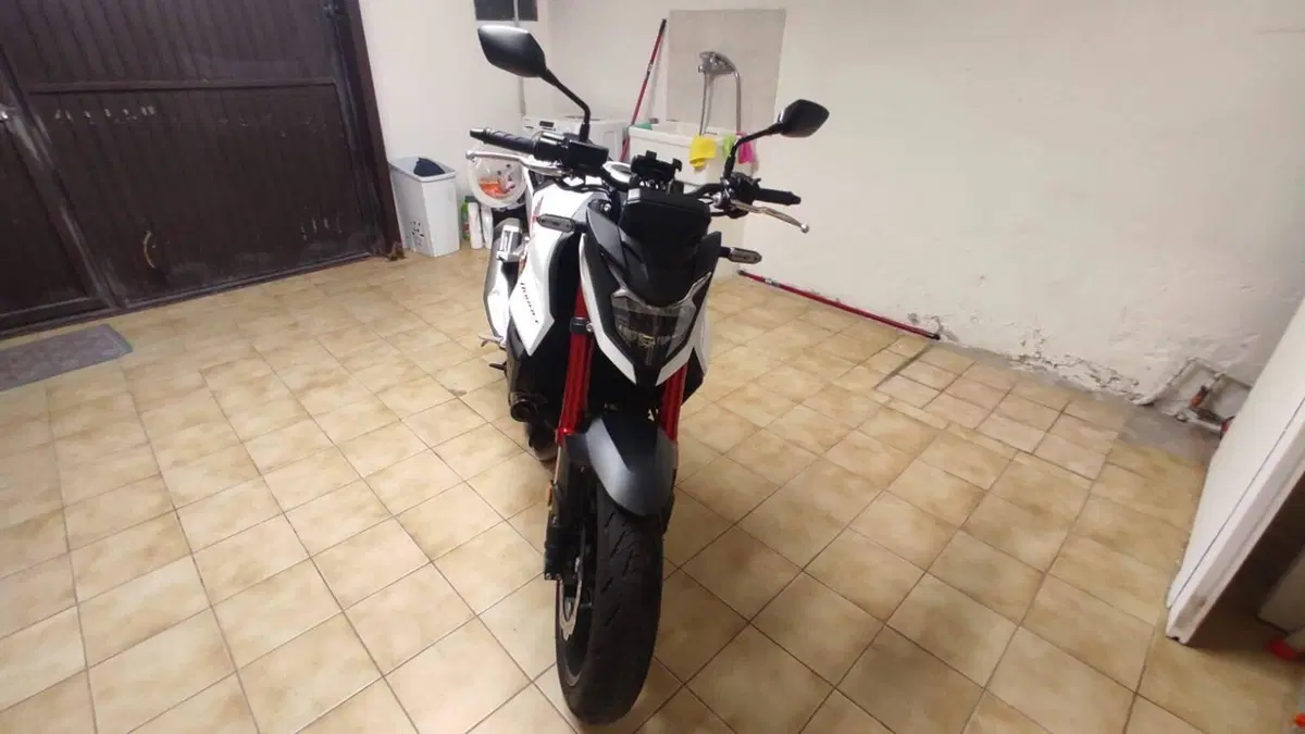 Honda CB 750 Hornet (2023 - 24)  (13)