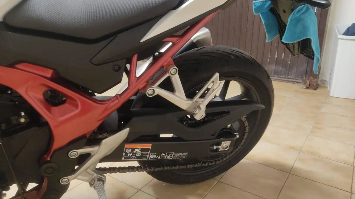 Honda CB 750 Hornet (2023 - 24)  (14)