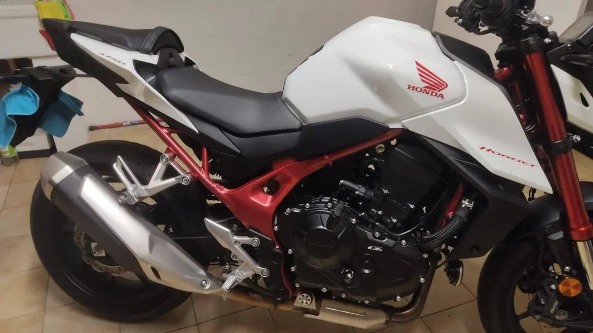Honda CB 750 Hornet (2023 - 24)  (16)