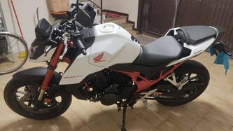 Honda CB 750 Hornet (2023 - 24) usata