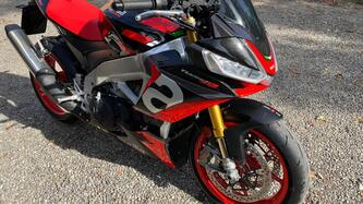 Aprilia Tuono V4 Factory (2021 - 24) usata